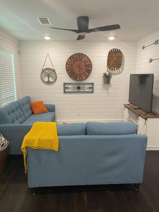 Cozy 2-Bedroom Farmhouse With Parking On Premise Smyrna Exterior photo