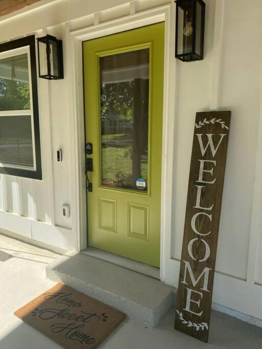 Cozy 2-Bedroom Farmhouse With Parking On Premise Smyrna Exterior photo